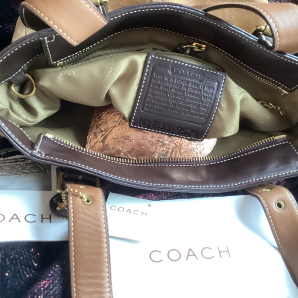 Vintage Coach Hampton Tan Suede Leather Handbag - Picture 9 of 11